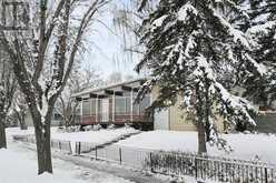 3903 Charleswood Drive NW Calgary