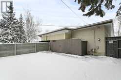 3903 Charleswood Drive NW Calgary