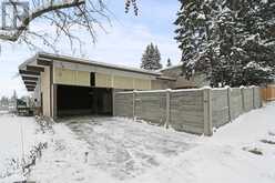 3903 Charleswood Drive NW Calgary