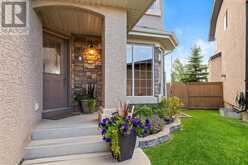 82 Everwillow Close SW Calgary