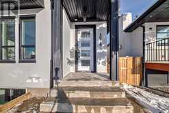 5028 20 Avenue NW Calgary