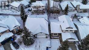 416 Sandringham Place NW Calgary