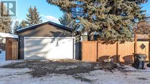 219 Midlawn Close SE Calgary