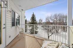 201, 3 Parklane Way Strathmore