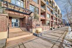 435, 950 Centre Avenue NE Calgary