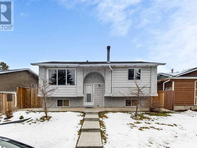 992 Rundlecairn Way NE Calgary Alberta