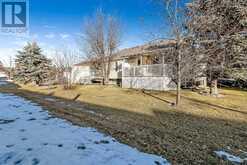 325 de foras Close NW High River