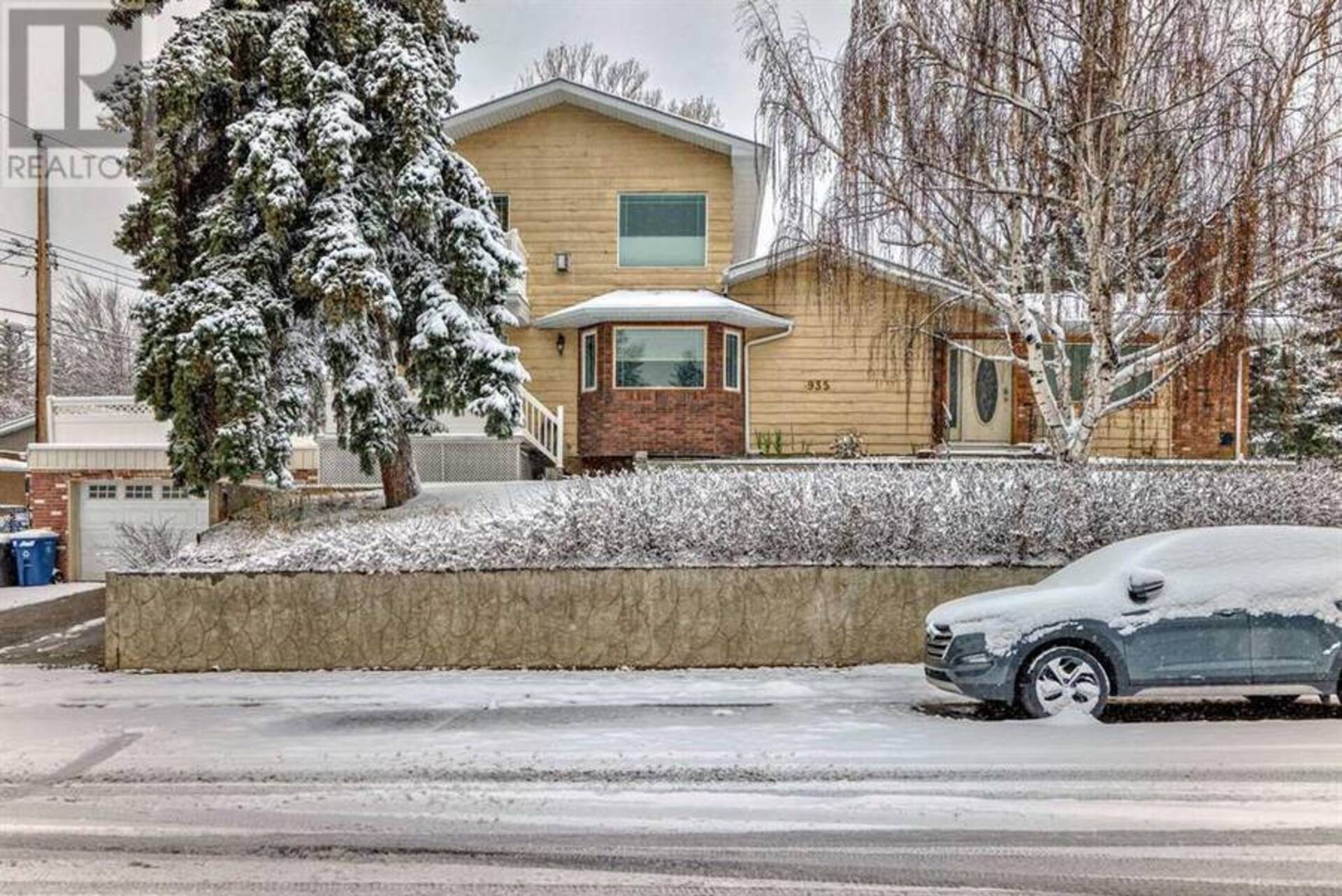 935 Hunterston Hill NW Calgary