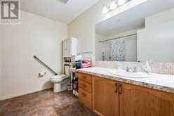 215, 3 Parklane Way Strathmore