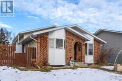 724 9th Avenue SE High River