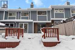 7, 2210 Oakmoor Drive SW Calgary