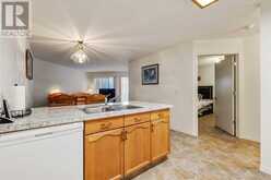 215, 3 Parklane Way Strathmore