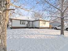 19 3 Street E Arrowwood