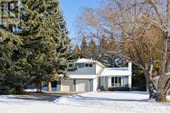 6718 Larch Court SW Calgary