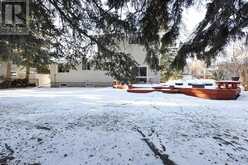 6718 Larch Court SW Calgary