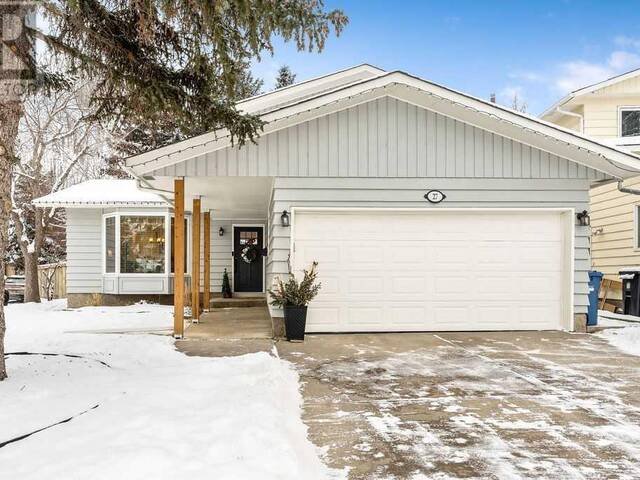 27 Deermoss Bay SE Calgary