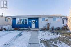 243 Penbrooke Close SE Calgary