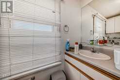 927 Renfrew Drive Calgary