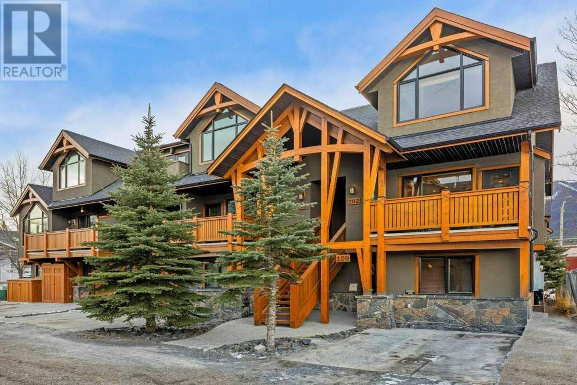 202, 702 4th Street Canmore