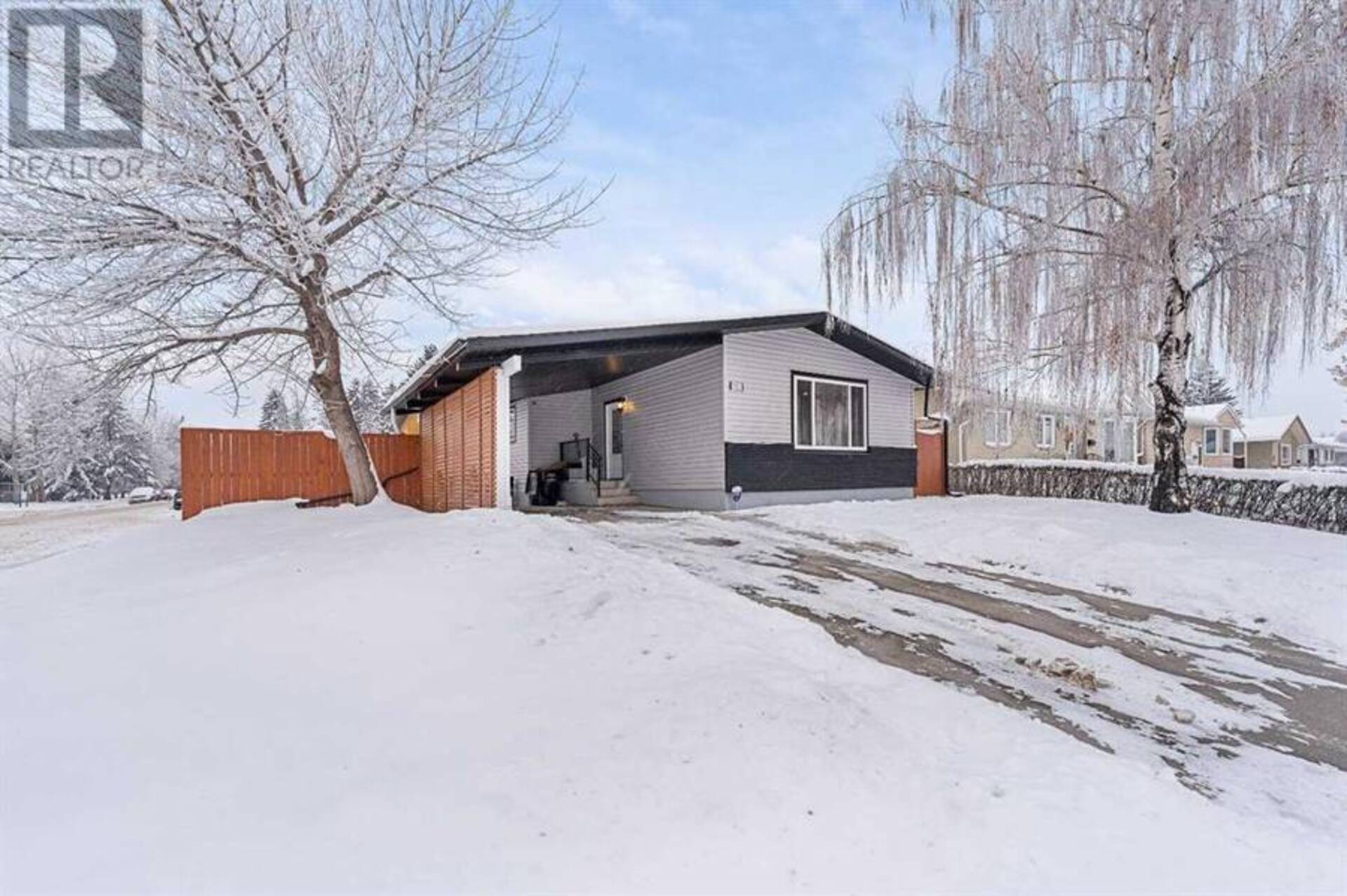 302 Adams Crescent SE Calgary