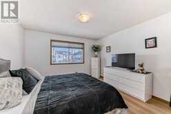 3 Crystal Shores Hill Okotoks