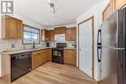 3 Crystal Shores Hill Okotoks