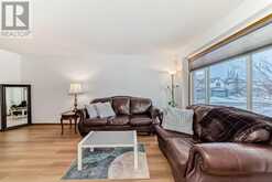 3 Crystal Shores Hill Okotoks