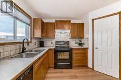 3 Crystal Shores Hill Okotoks