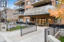 404, 225 25 Avenue SW Calgary