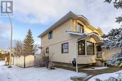 18 Sandalwood Heights NW Calgary