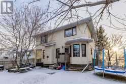 18 Sandalwood Heights NW Calgary