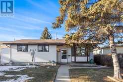 447 Manora Way NE Calgary