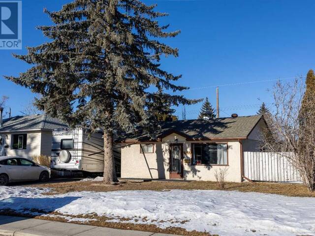 6428 33 Avenue NW Calgary Alberta