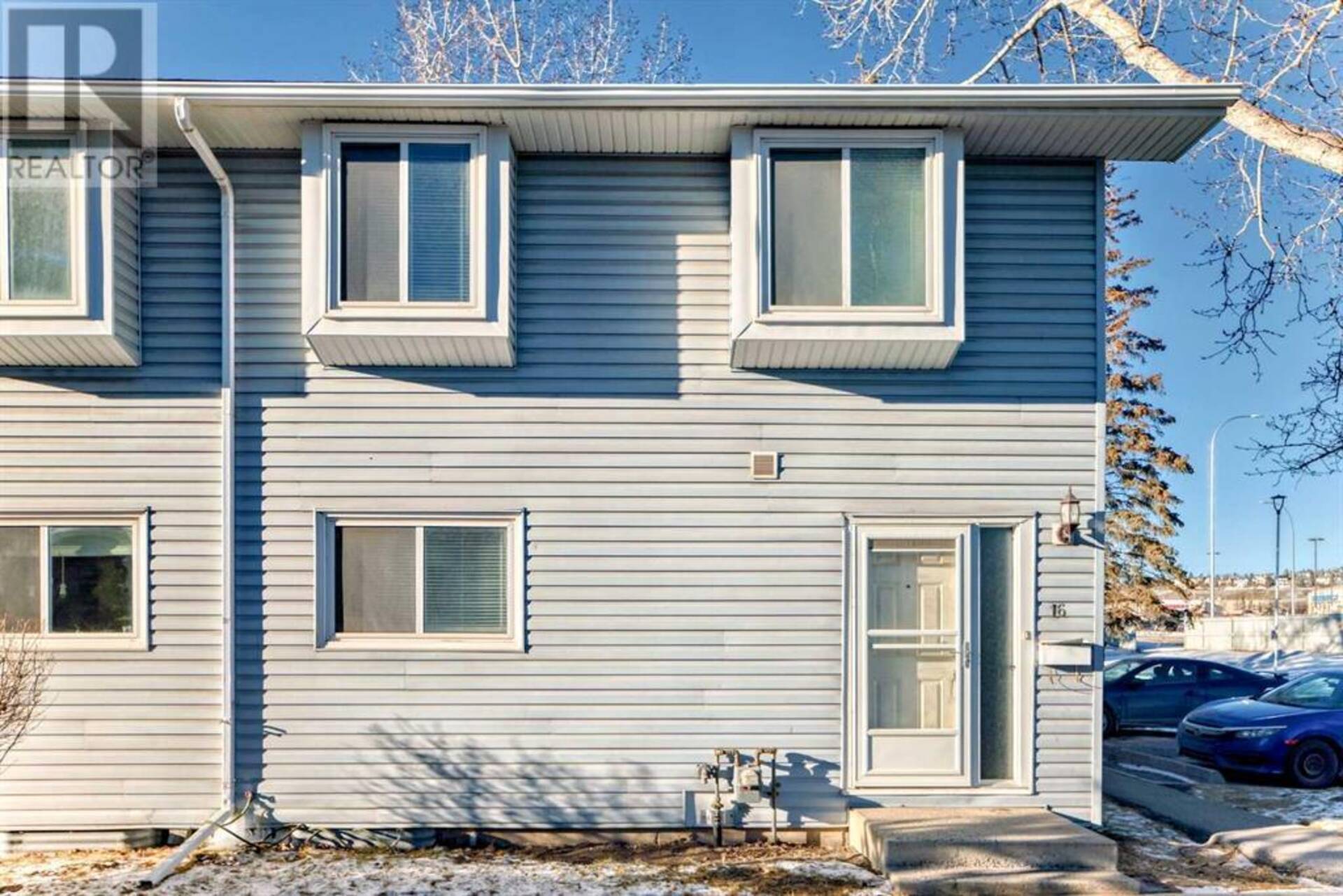 16, 4810 40 Avenue SW Calgary