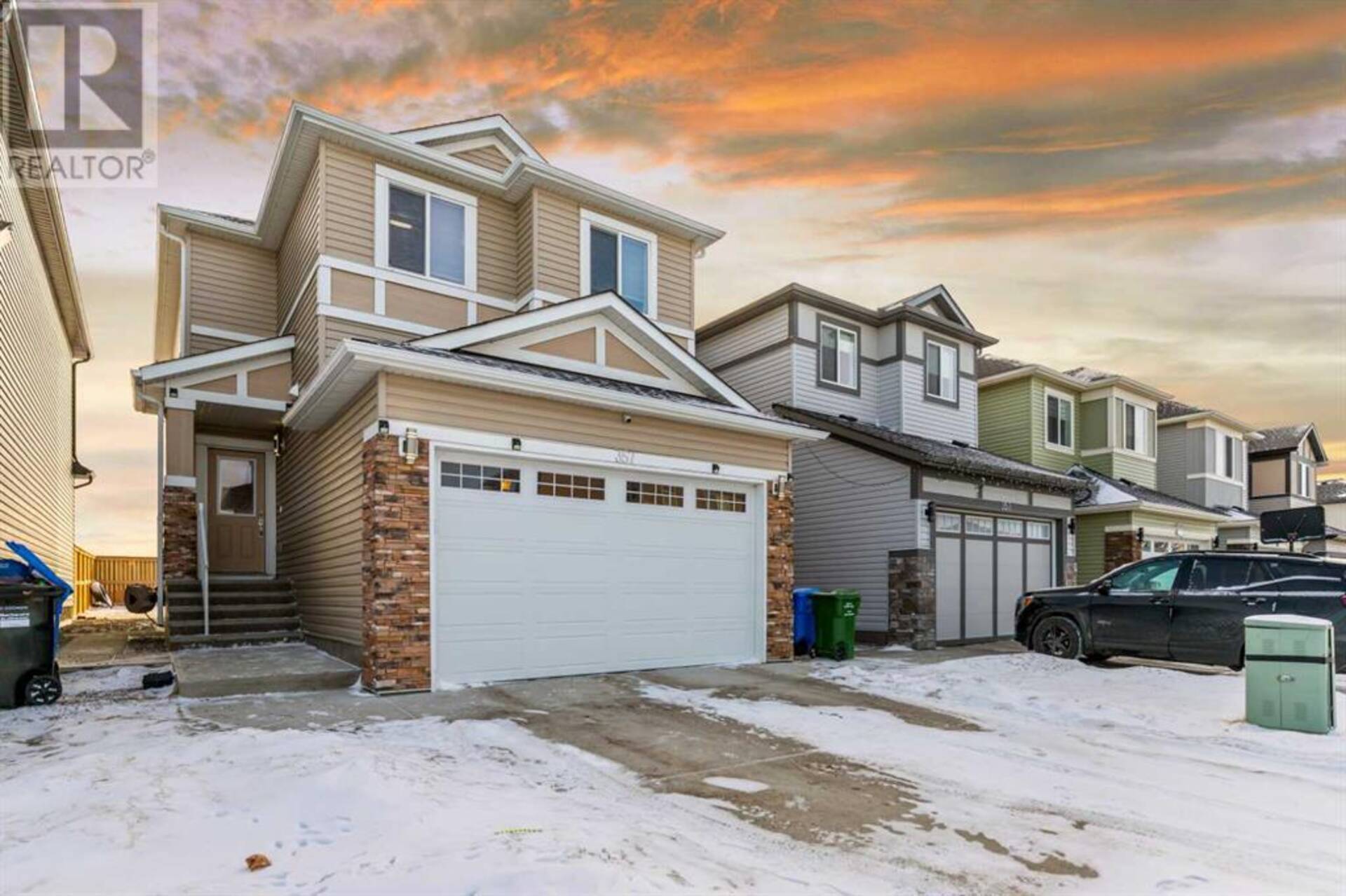 357 CORNER MEADOWS Way NE Calgary