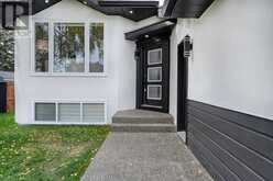 941 west chestermere Drive Chestermere