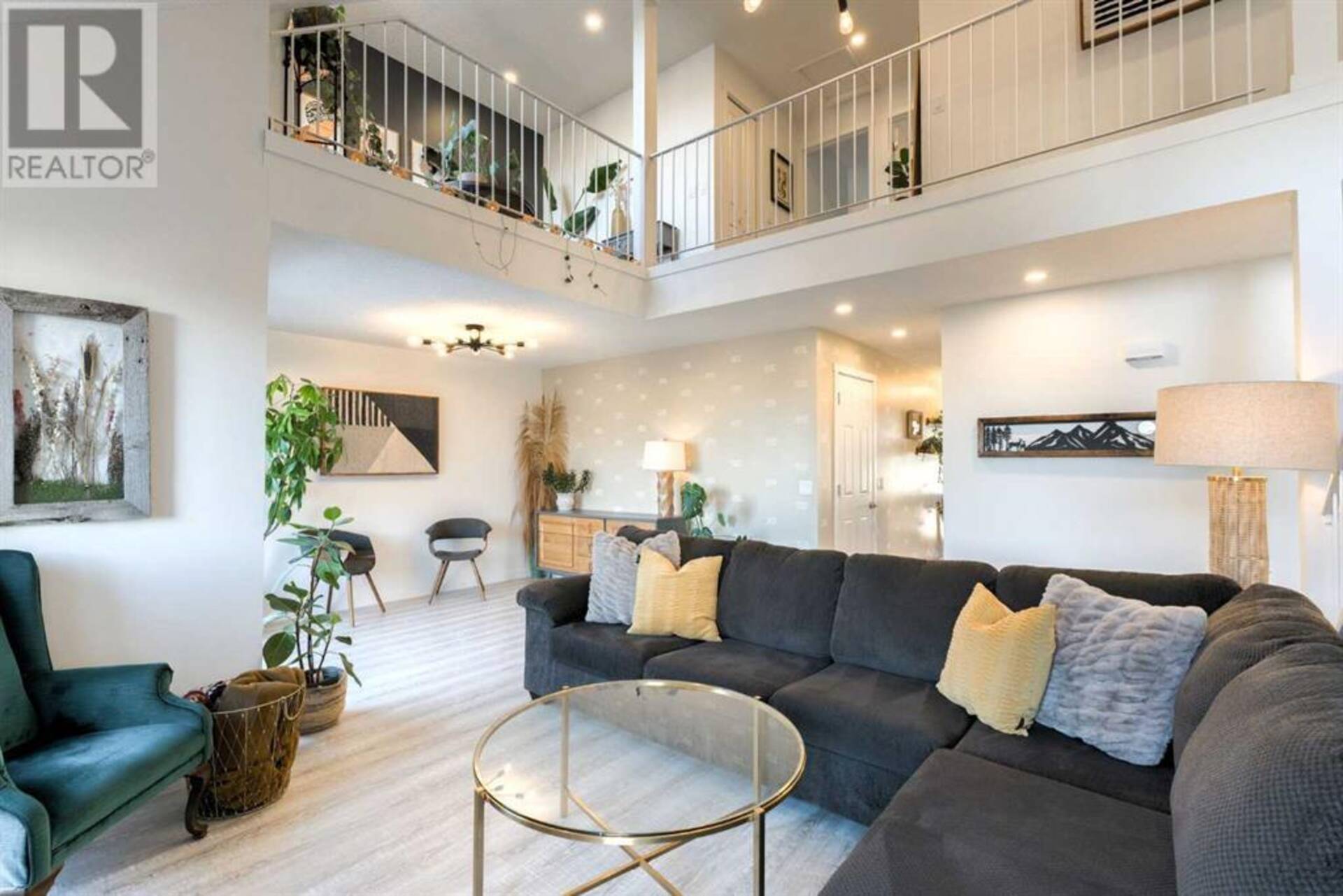 61, 70 Beacham Way NW Calgary