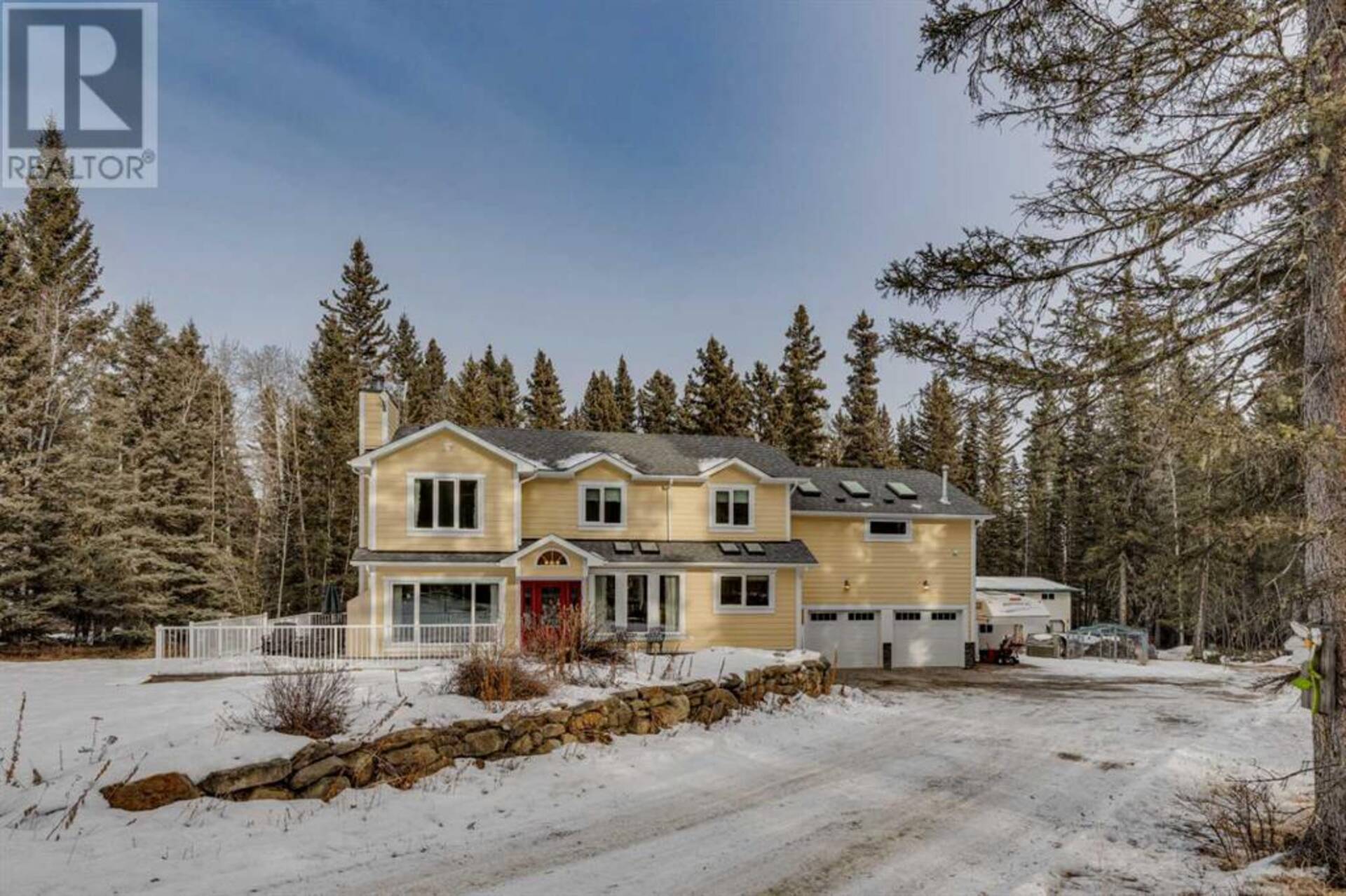 18 Mountain Lion Place Bragg Creek