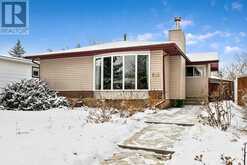 613 8 Street SE High River