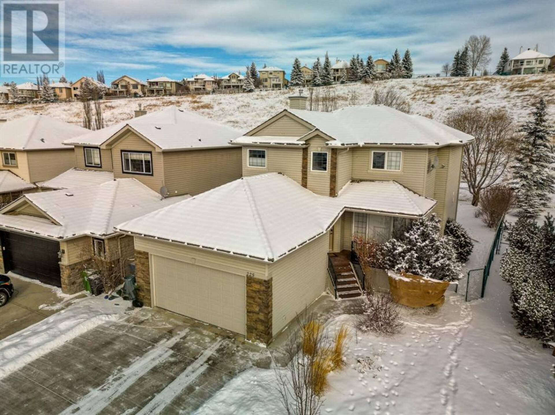 225 Gleneagles View Cochrane