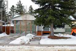 5215 8 Avenue SW Calgary