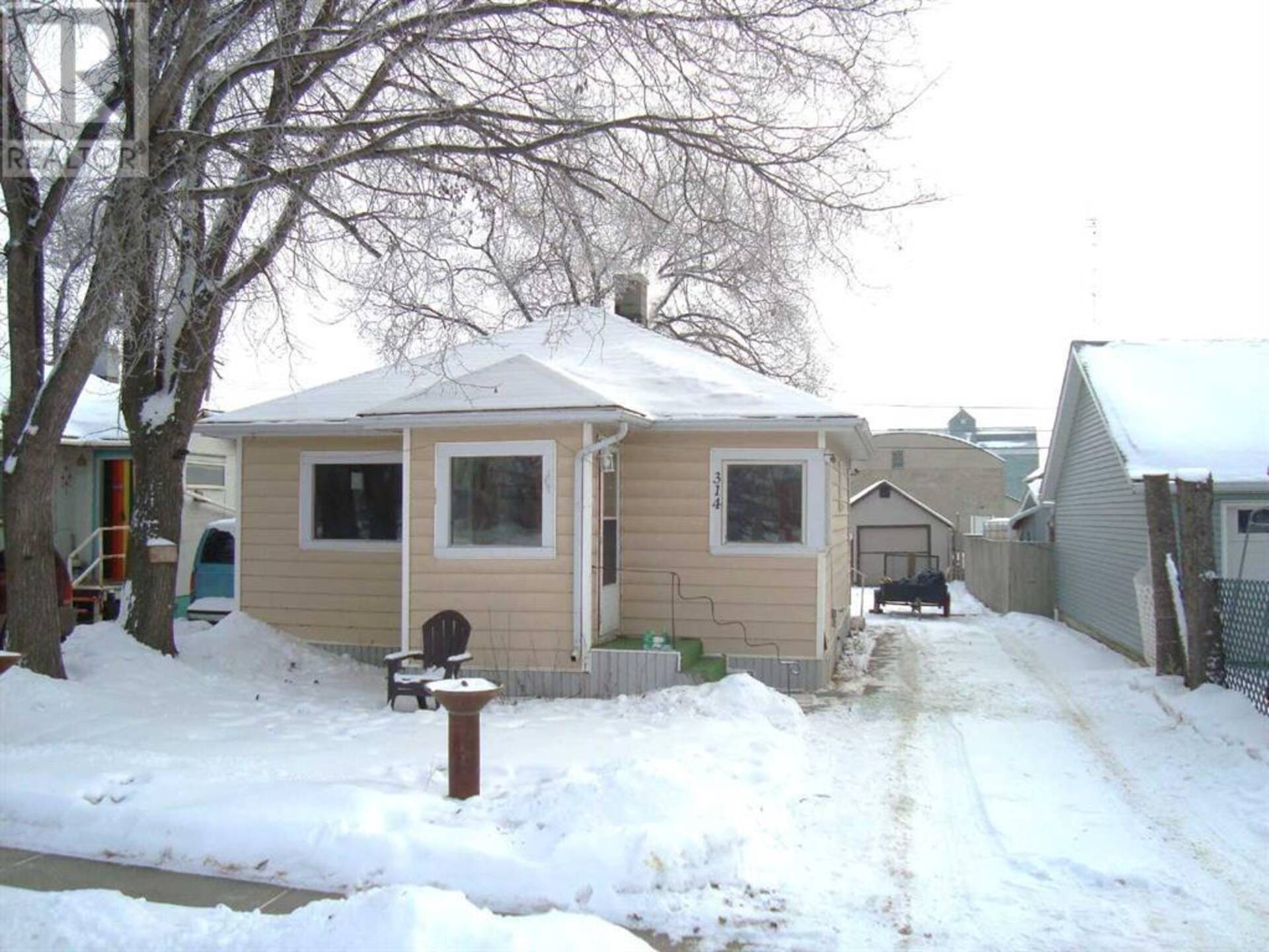 314 Poplar Avenue Trochu