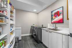 620 Stratton Terrace SW Calgary