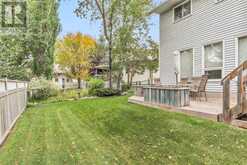 212 Douglas Woods Court SE Calgary