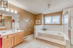 212 Douglas Woods Court SE Calgary