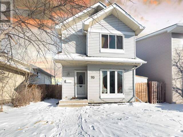 95 Castlegreen Close NE Calgary