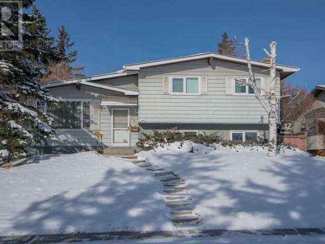 312 Silverthorn Way NW Calgary