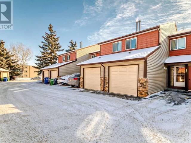 17, 41 Glenbrook Crescent Cochrane Alberta