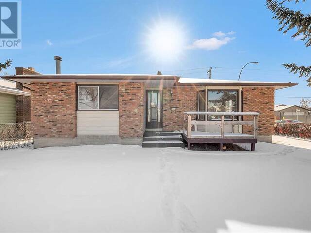 5703 Rundlehorn Drive NE Calgary