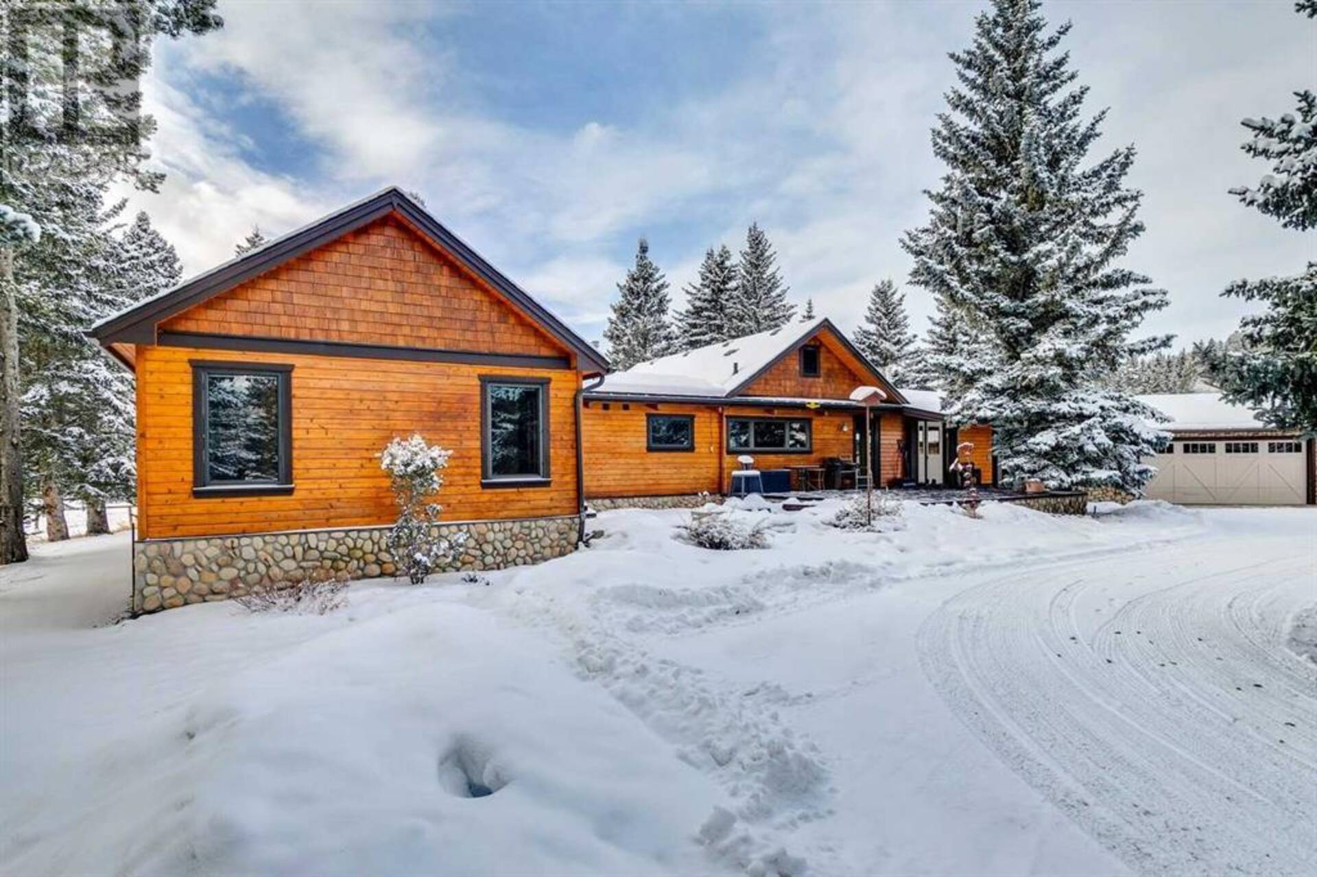 100 Saddle Road Bragg Creek